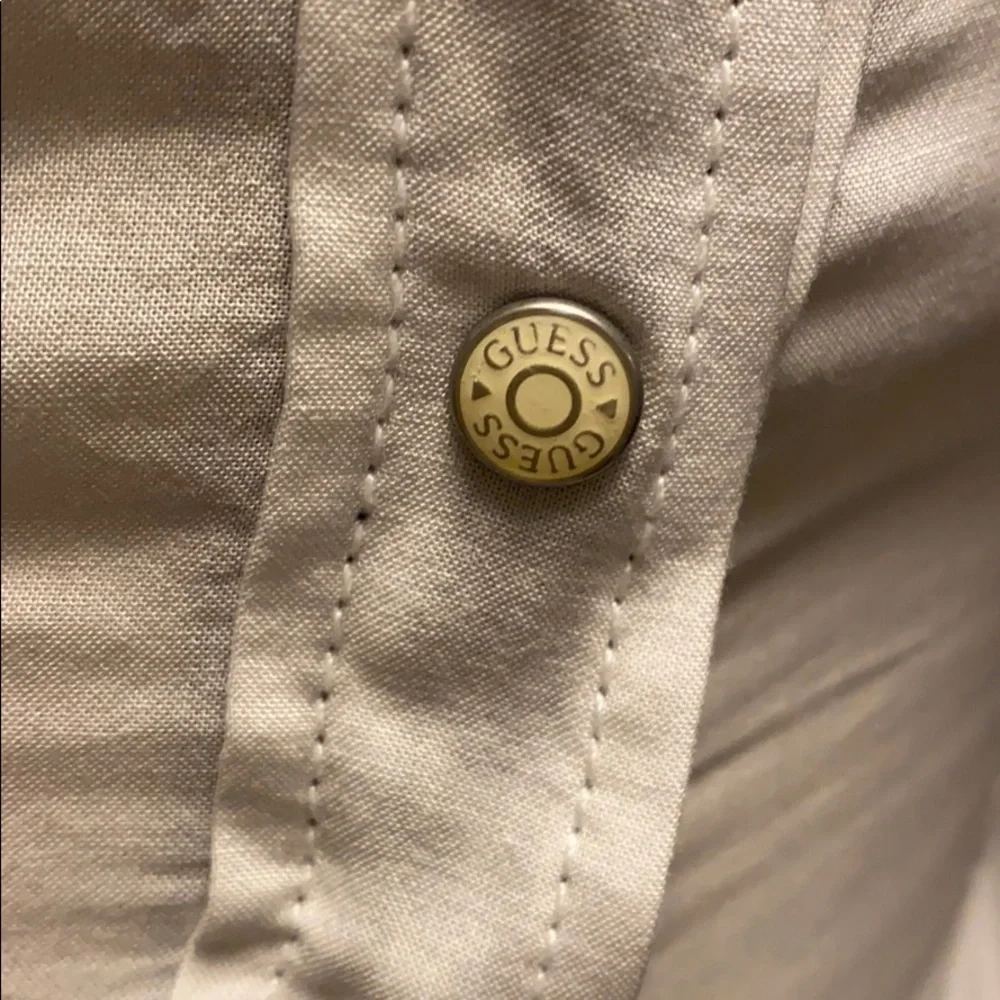 Vintage NWT Guess button up - Picture 3 of 7